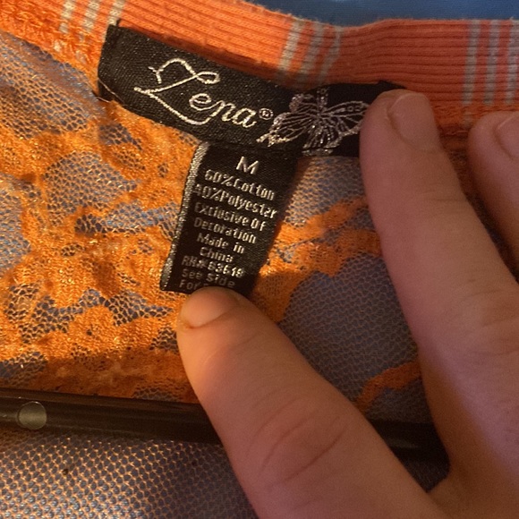 Lena shirt size medium - Picture 3 of 4